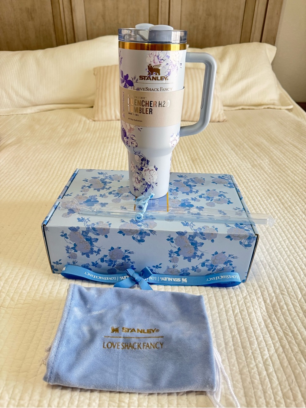 🩵 Stanley x LoveShackFancy Blue Bow Floral Quencher 40oz Gift Set 🩵